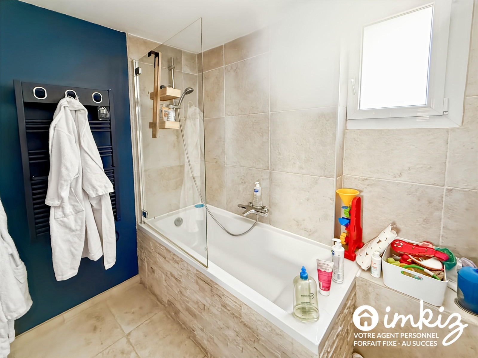 
                                                Vente
                                                 Vaste T4 lumineux Rue des Tyrans