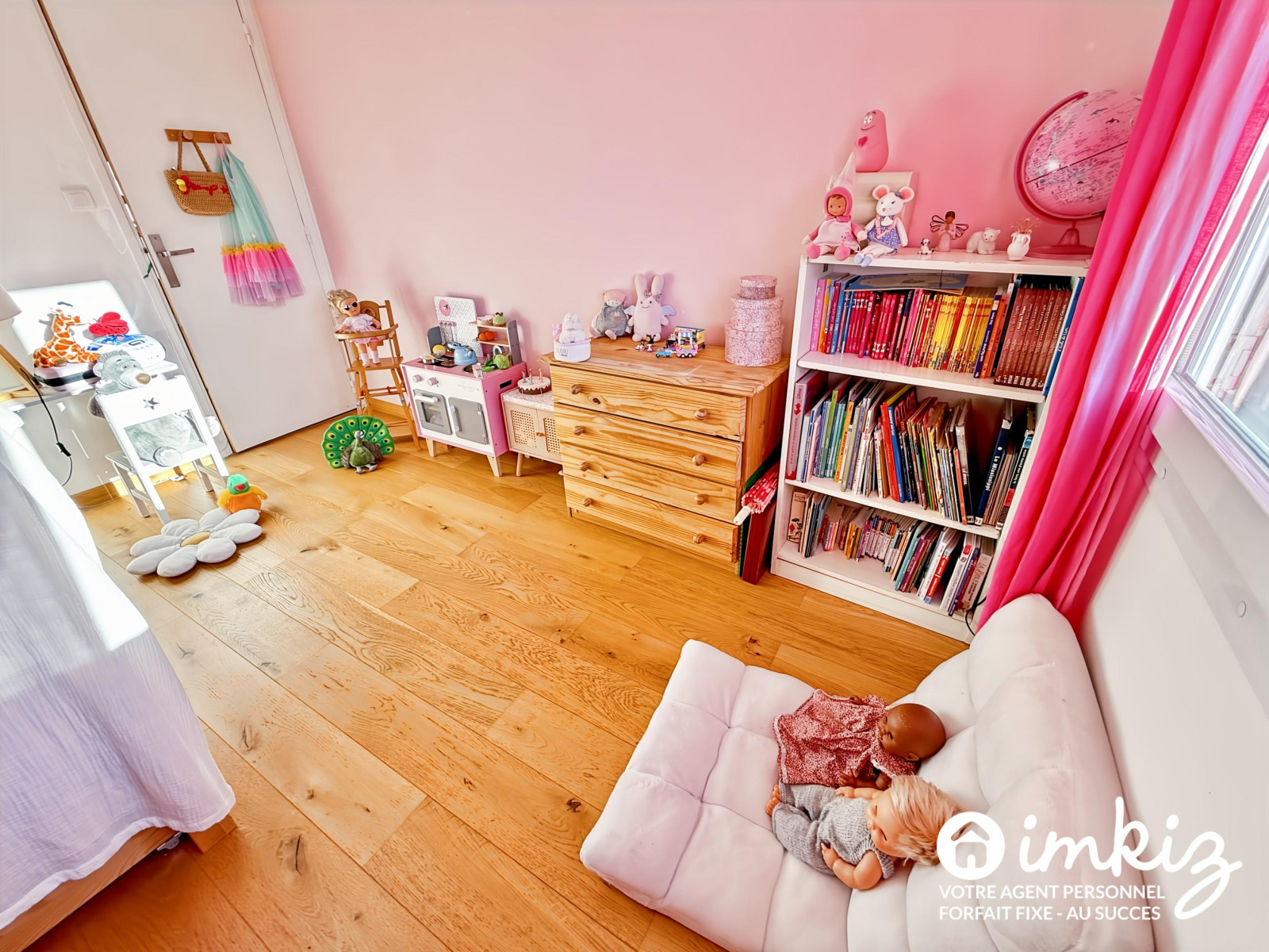 
                                                Vente
                                                 Vaste T4 lumineux Rue des Tyrans