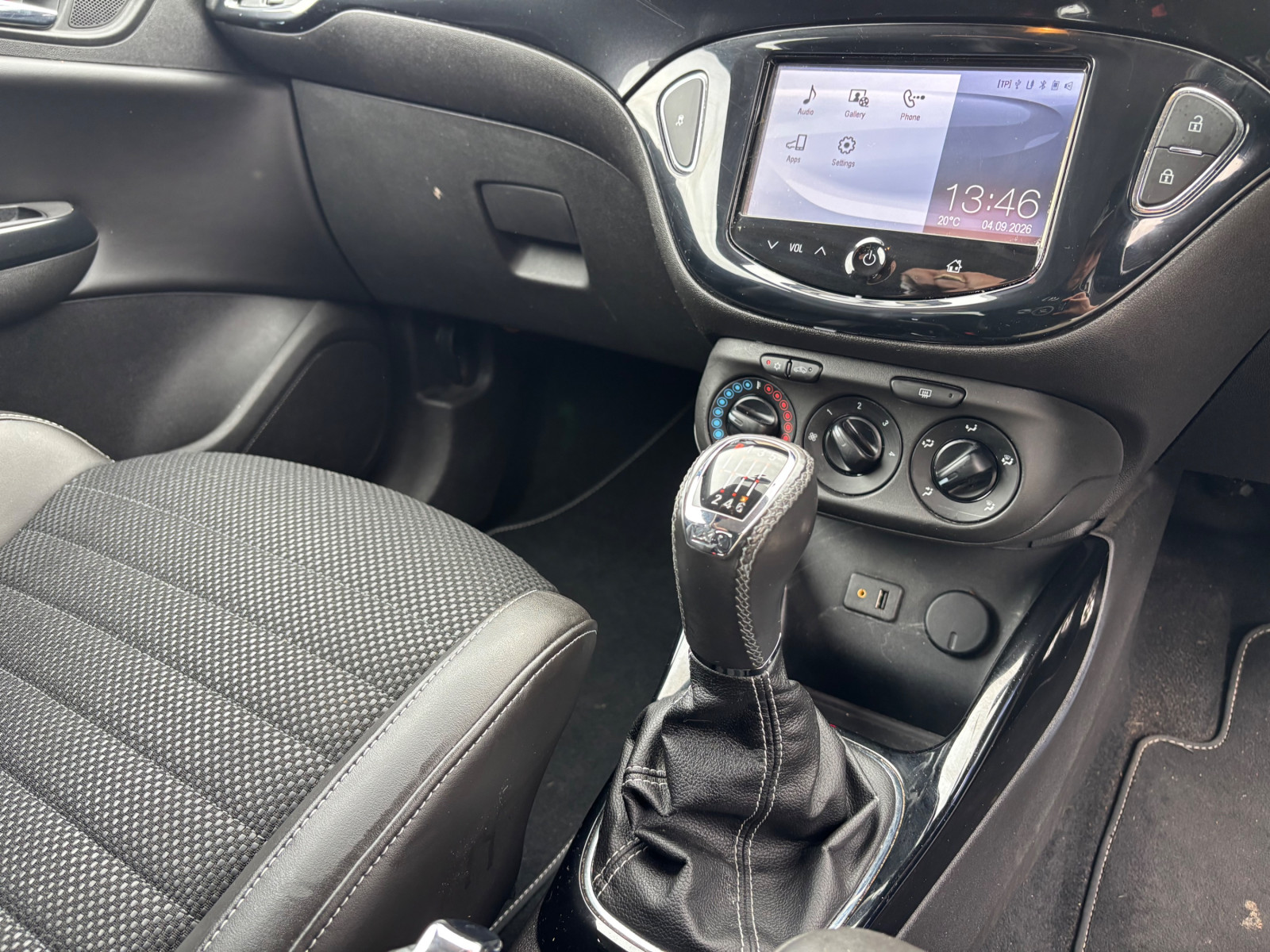 
                                                Voiture
                                                 Vauxhall Corsa VXR