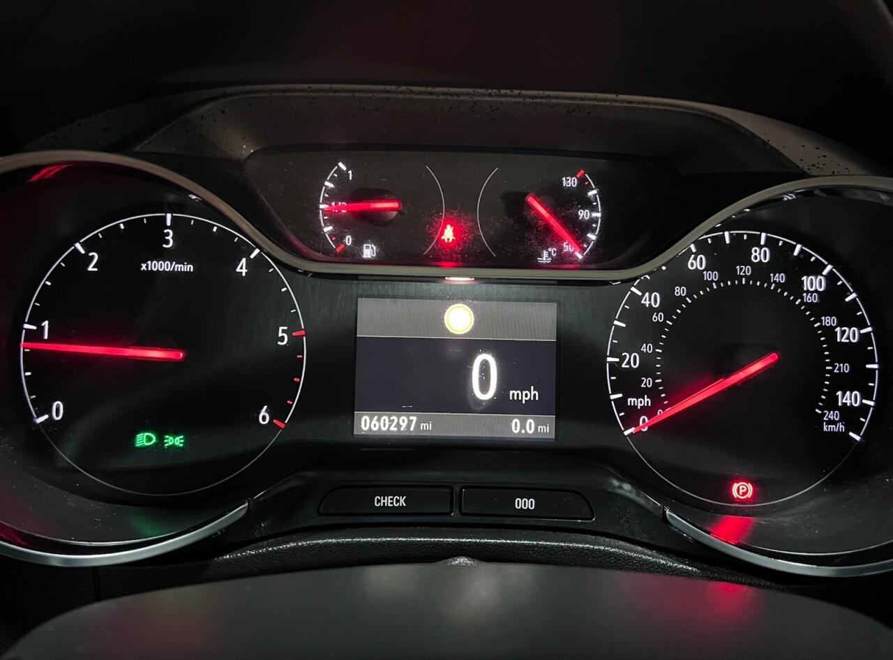 Voiture
                                                 Vauxhall Crossland X 1.6 Turbo D ecoTEC Elite Nav SUV 5dr Diesel Manual Euro 6 (s/s) (99 ps)