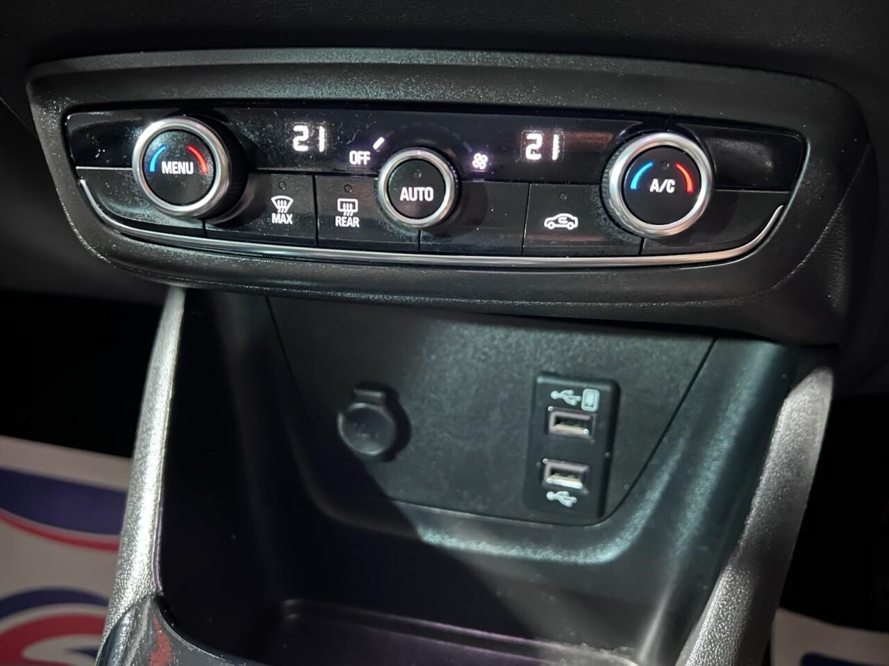 Voiture
                                                 Vauxhall Crossland X 1.6 Turbo D ecoTEC Elite Nav SUV 5dr Diesel Manual Euro 6 (s/s) (99 ps)