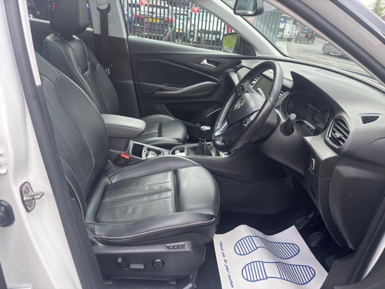 
                                                Voiture
                                                 Vauxhall Grandland X 1.2 Turbo Elite Nav SUV 5dr Petrol Manual Euro 6 (s/s) (130 ps)