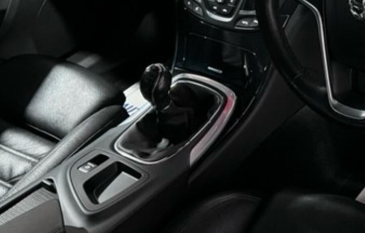 
                                                Voiture
                                                 Vauxhall Insignia 2.0 CDTi ecoFLEX Elite Nav Hatchback 5dr Diesel Manual Euro 6 (s/s) (170 ps)