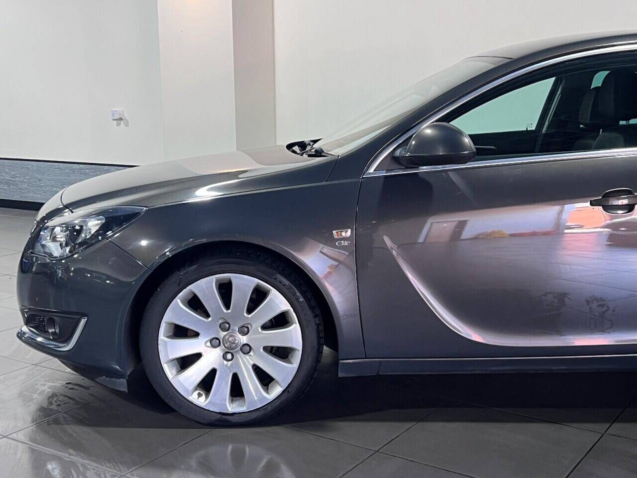 
                                                Voiture
                                                 Vauxhall Insignia 2.0 CDTi ecoFLEX Elite Nav Hatchback 5dr Diesel Manual Euro 6 (s/s) (170 ps)