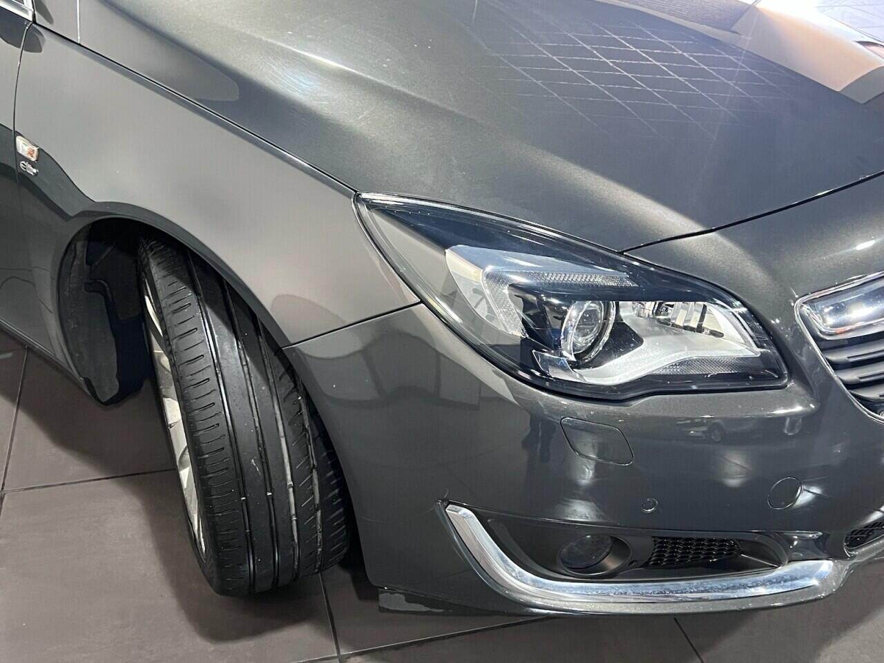 
                                                Voiture
                                                 Vauxhall Insignia 2.0 CDTi ecoFLEX Elite Nav Hatchback 5dr Diesel Manual Euro 6 (s/s) (170 ps)