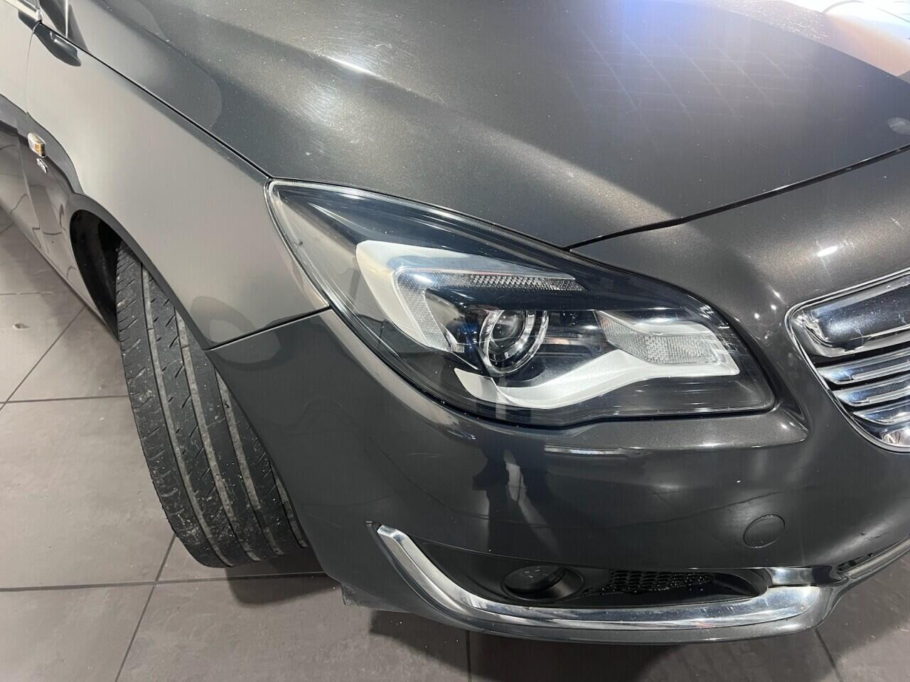 Voiture
                                                 Vauxhall Insignia 2.0 CDTi ecoFLEX SRi Hatchback 5dr Diesel Manual Euro 5 (s/s) (140 ps)