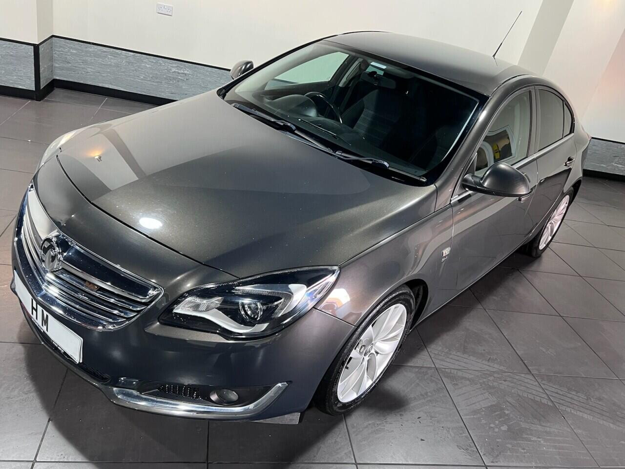 Voiture
                                                 Vauxhall Insignia 2.0 CDTi ecoFLEX SRi Hatchback 5dr Diesel Manual Euro 5 (s/s) (140 ps)