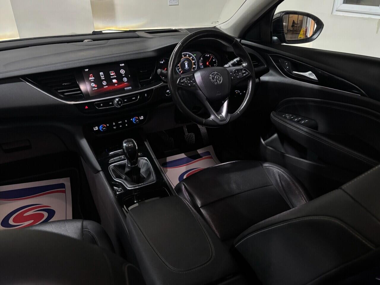 Voiture
                                                 Vauxhall Insignia 2.0 Turbo D BlueInjection Elite Nav Grand Sport 5dr Diesel Manual Euro 6 (s/s) (170 ps)