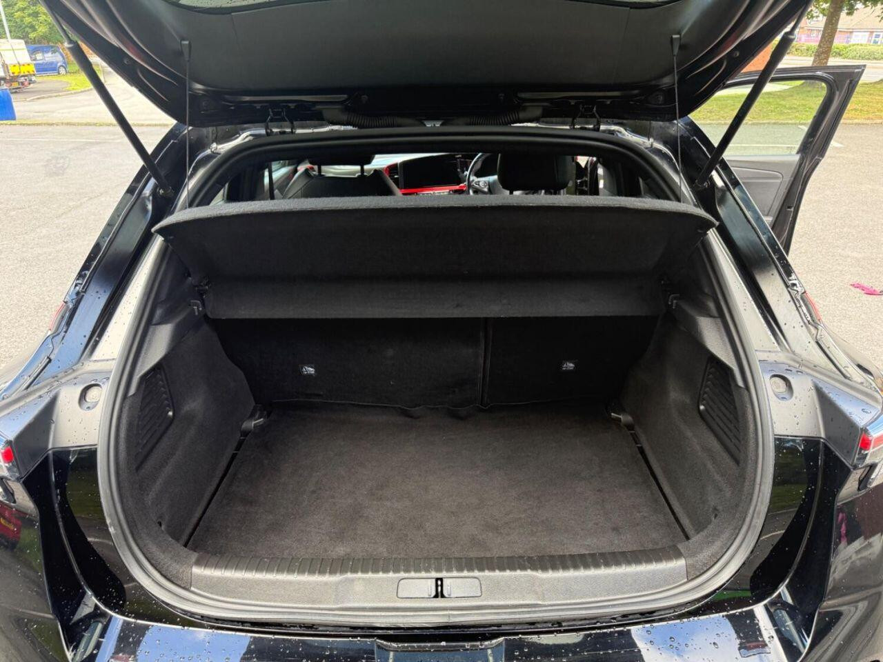 
                                                Voiture
                                                 Vauxhall Mokka 1.2 Turbo SRi Nav Premium SUV 5dr Petrol Manual Euro 6 (s/s) (130 ps)