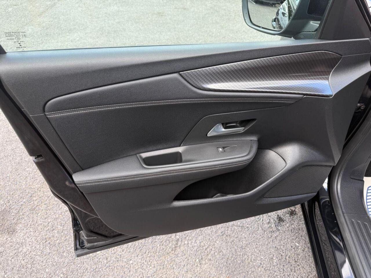 
                                                Voiture
                                                 Vauxhall Mokka 1.2 Turbo SRi Nav Premium SUV 5dr Petrol Manual Euro 6 (s/s) (130 ps)