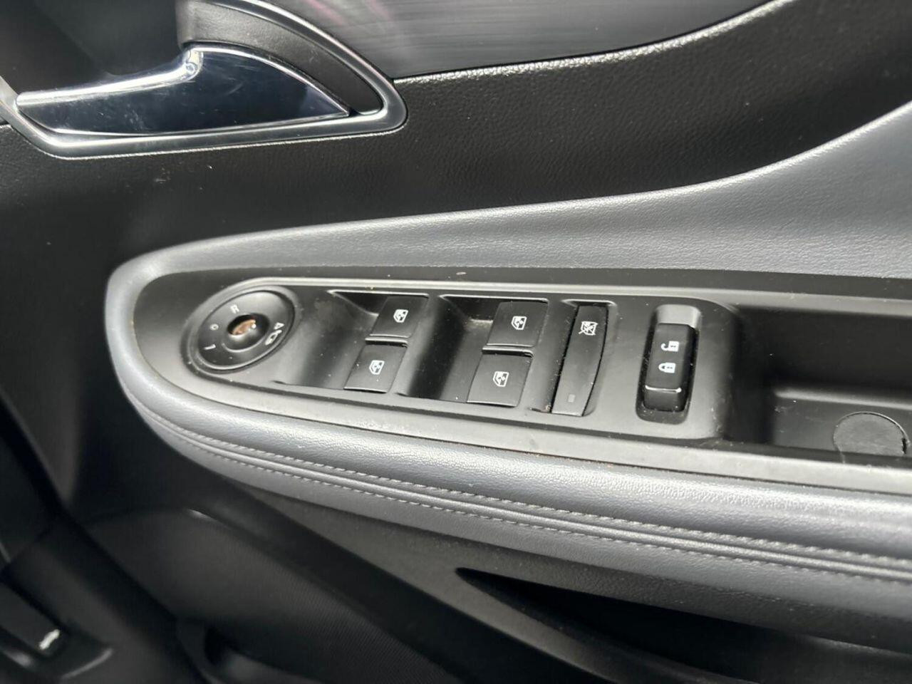 
                                                Voiture
                                                 Vauxhall Mokka 1.4i Turbo SE SUV 5dr Petrol Auto 2WD Euro 6 (140 ps)