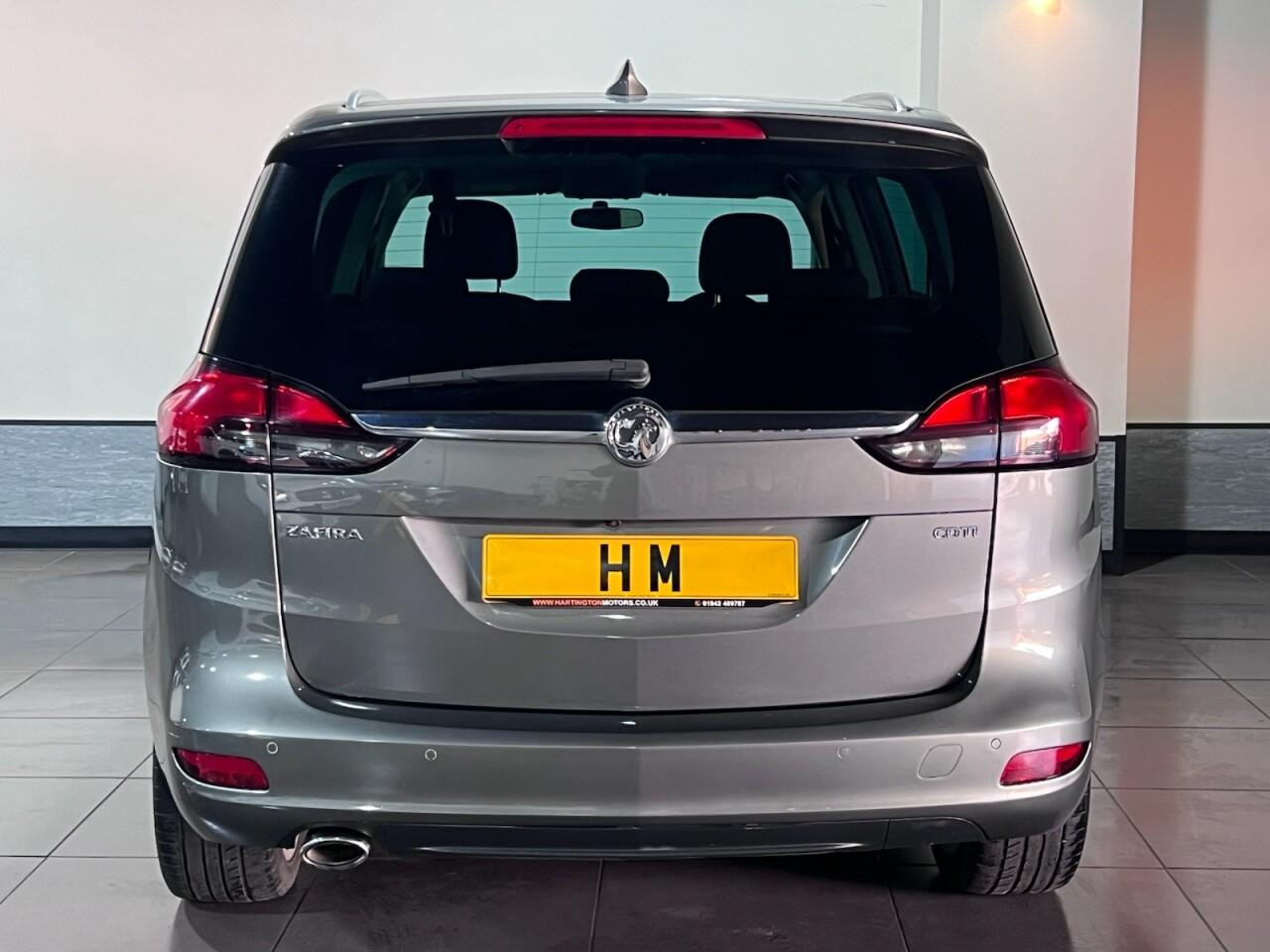 Voiture
                                                 Vauxhall Zafira Tourer 2.0 CDTi SRi Nav MPV 5dr Diesel Manual Euro 6 (s/s) (170 ps)