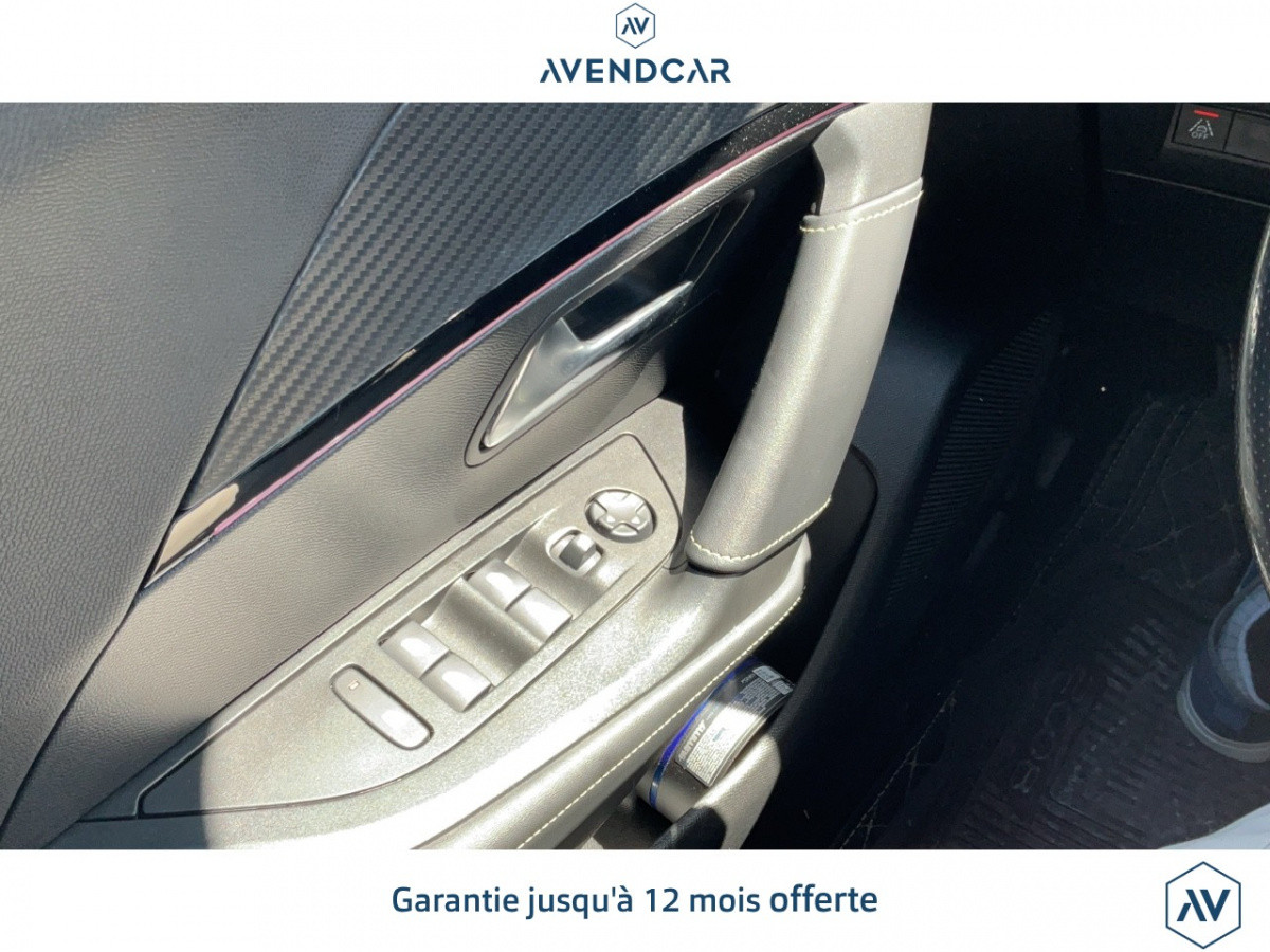 
                                                Voiture
                                                 Véhicule Peugeot 2008 (2)
