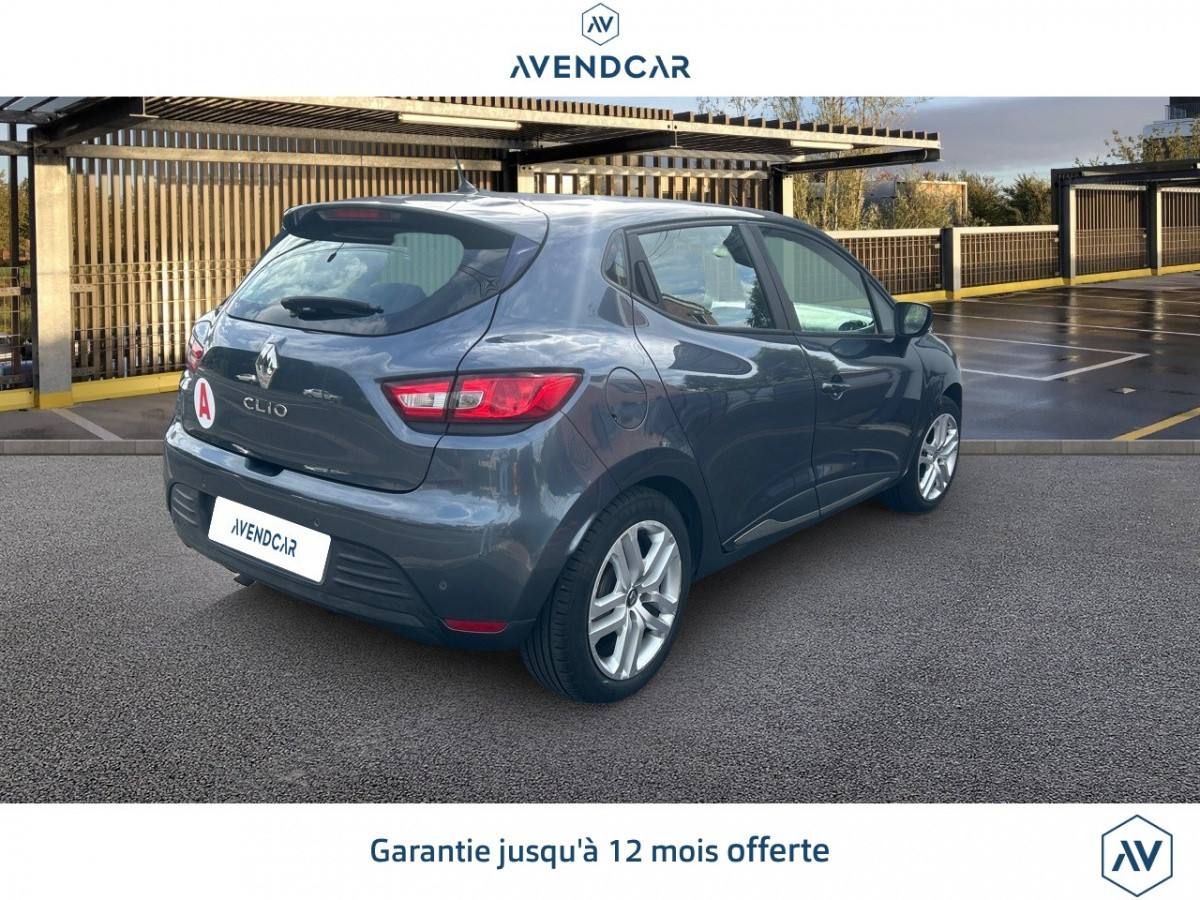 
                                                Voiture
                                                 Véhicule Renault Clio (4)
