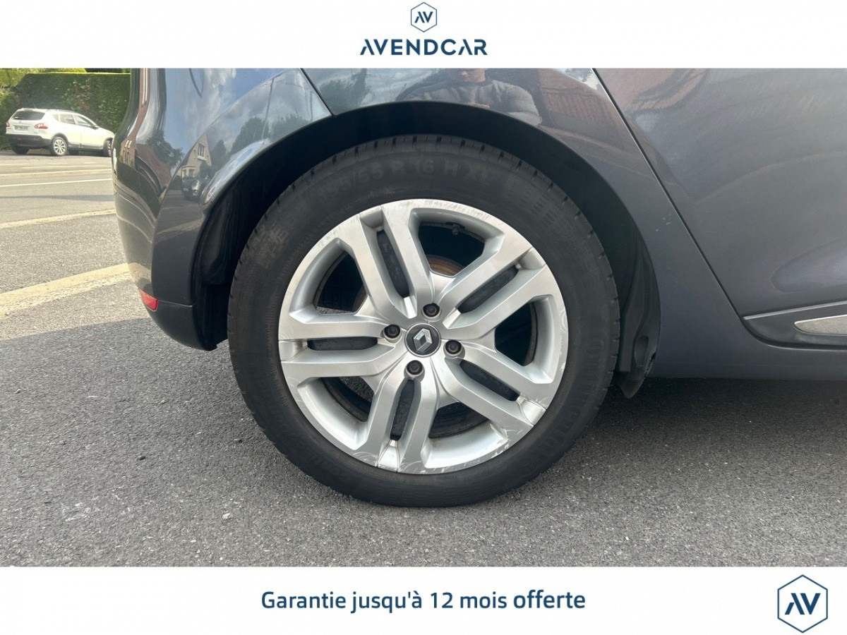 
                                                Voiture
                                                 Véhicule Renault Clio (4)