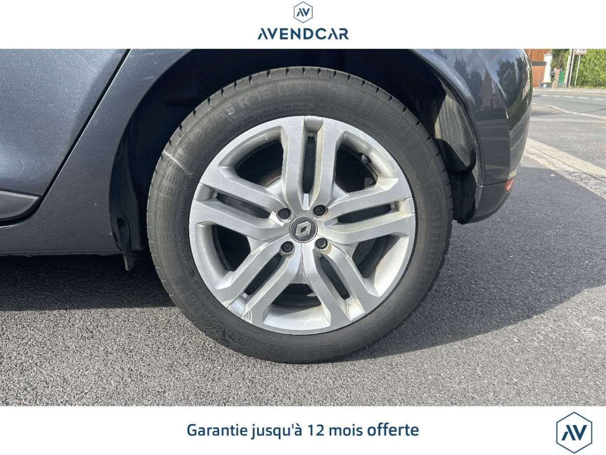 
                                                Voiture
                                                 Véhicule Renault Clio (4)
