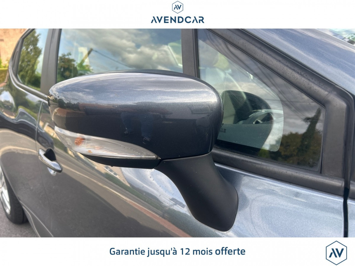 
                                                Voiture
                                                 Véhicule Renault Clio (4)