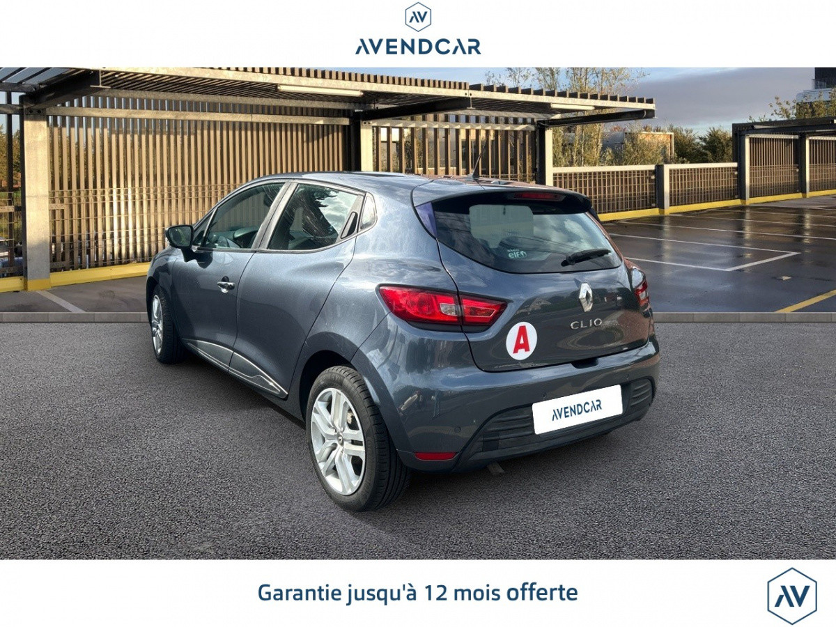 
                                                Voiture
                                                 Véhicule Renault Clio (4)