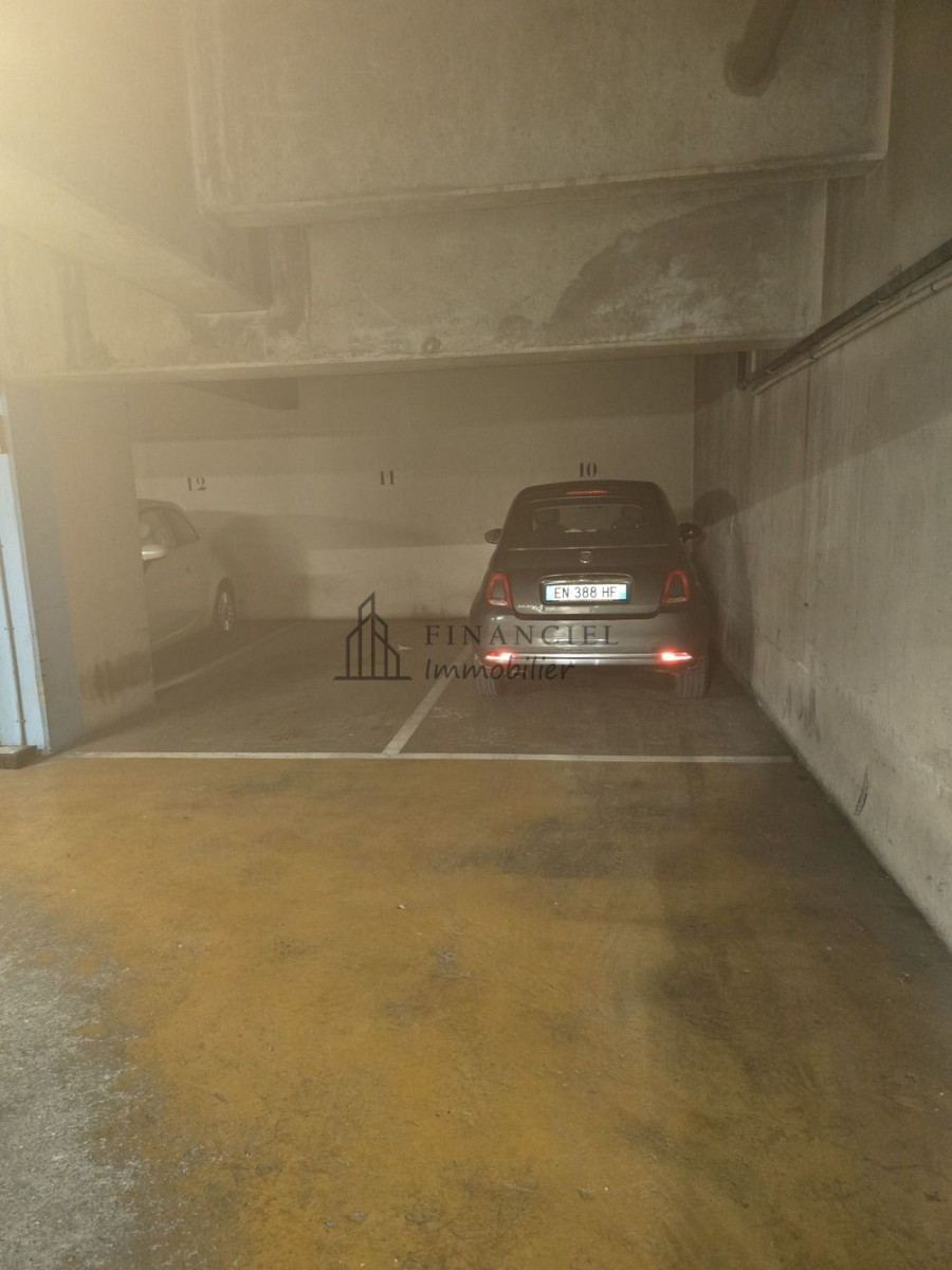 
                                                Vente
                                                 VEND PARKING RUE DES RENAUDES