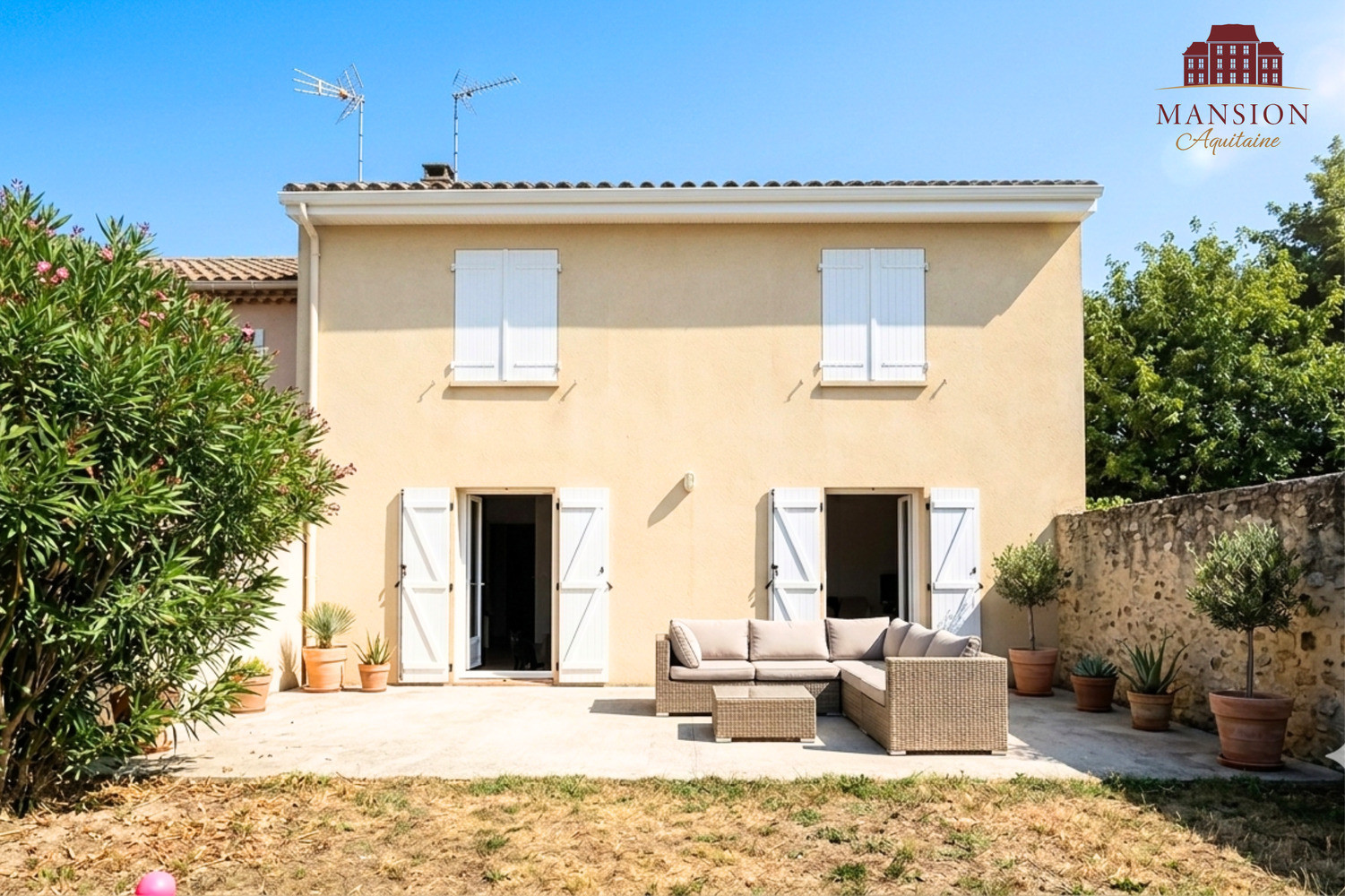 
                                                Vente
                                                 VENDU LIBRE - Appartement avec jardin