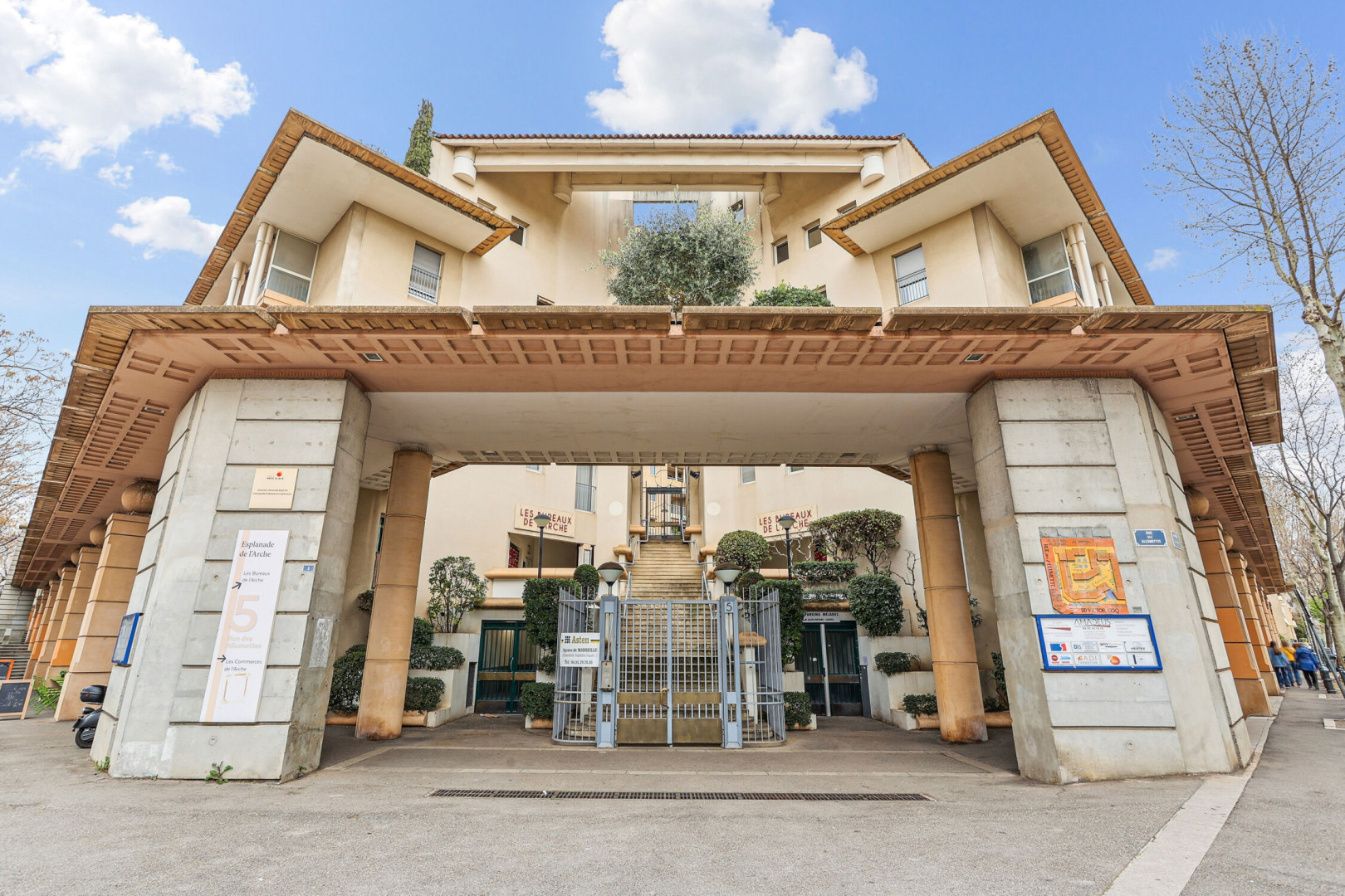 
                                                Vente
                                                 Vente Bureaux Aix-en-Provence 13090