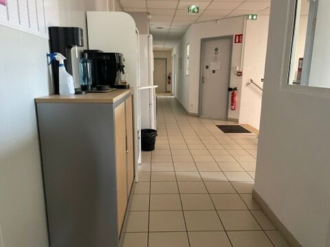 
                                                Vente
                                                 Vente Bureaux Fuveau 13710