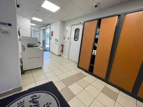 
                                                Vente
                                                 Vente Bureaux Fuveau 13710
