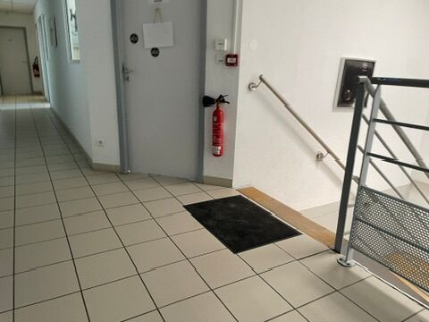 
                                                Vente
                                                 Vente Bureaux Fuveau 13710