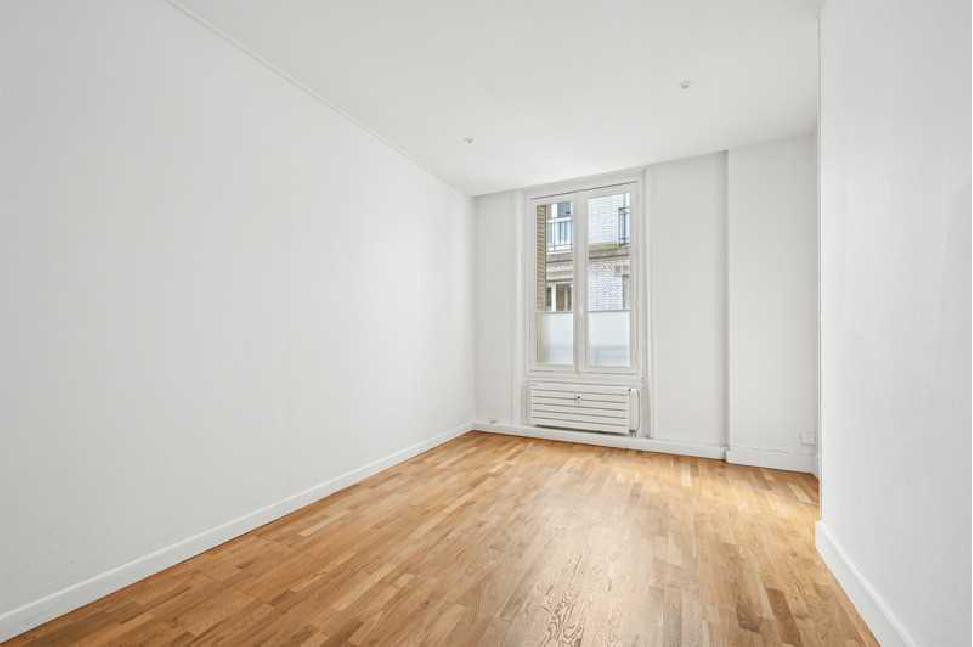 
                                                Vente
                                                 Vente Bureaux Paris 75007