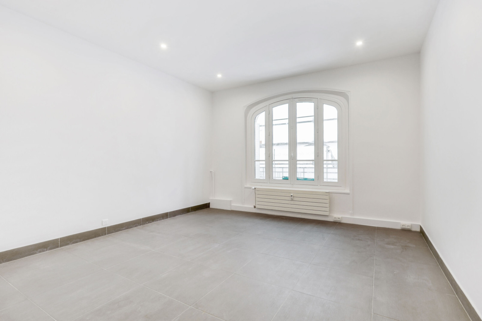 
                                                Vente
                                                 Vente Bureaux Paris 75007
