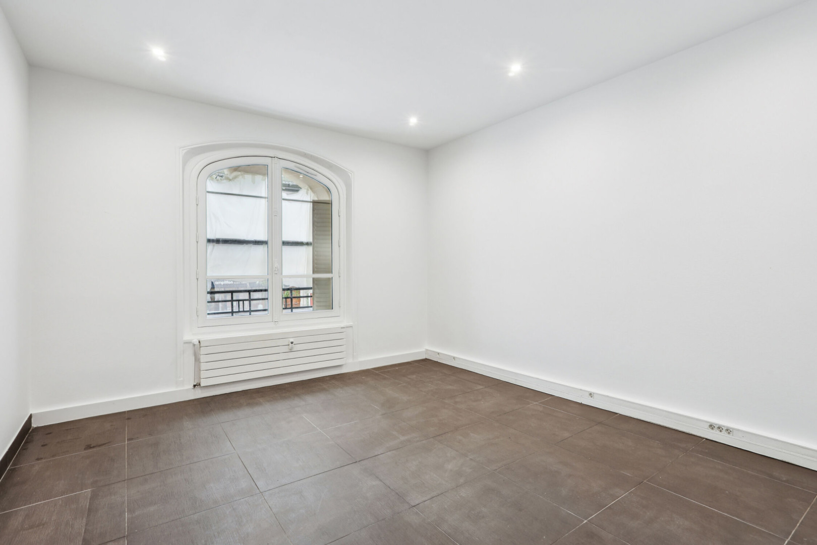 
                                                Vente
                                                 Vente Bureaux Paris 75007