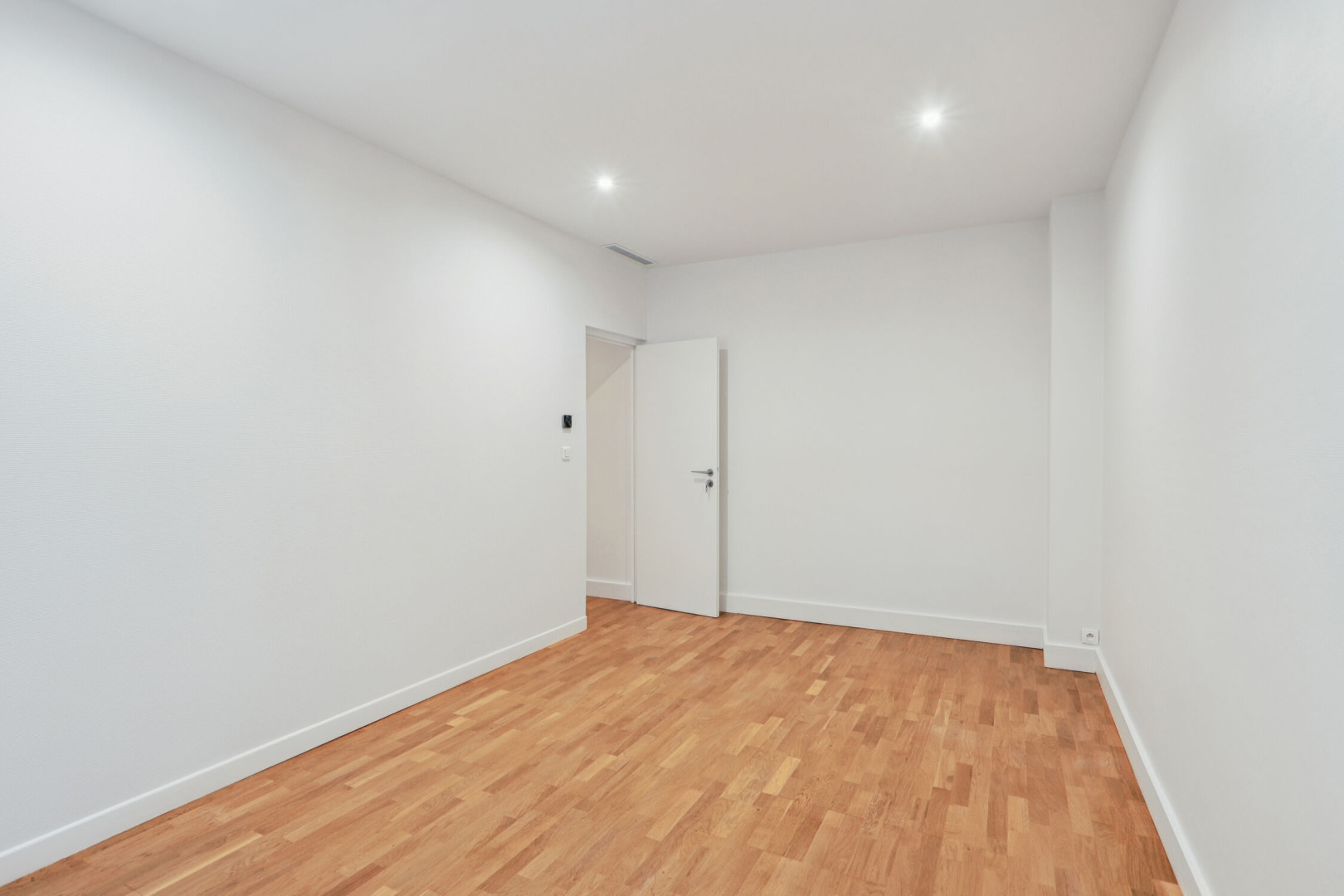 
                                                Vente
                                                 Vente Bureaux Paris 75007