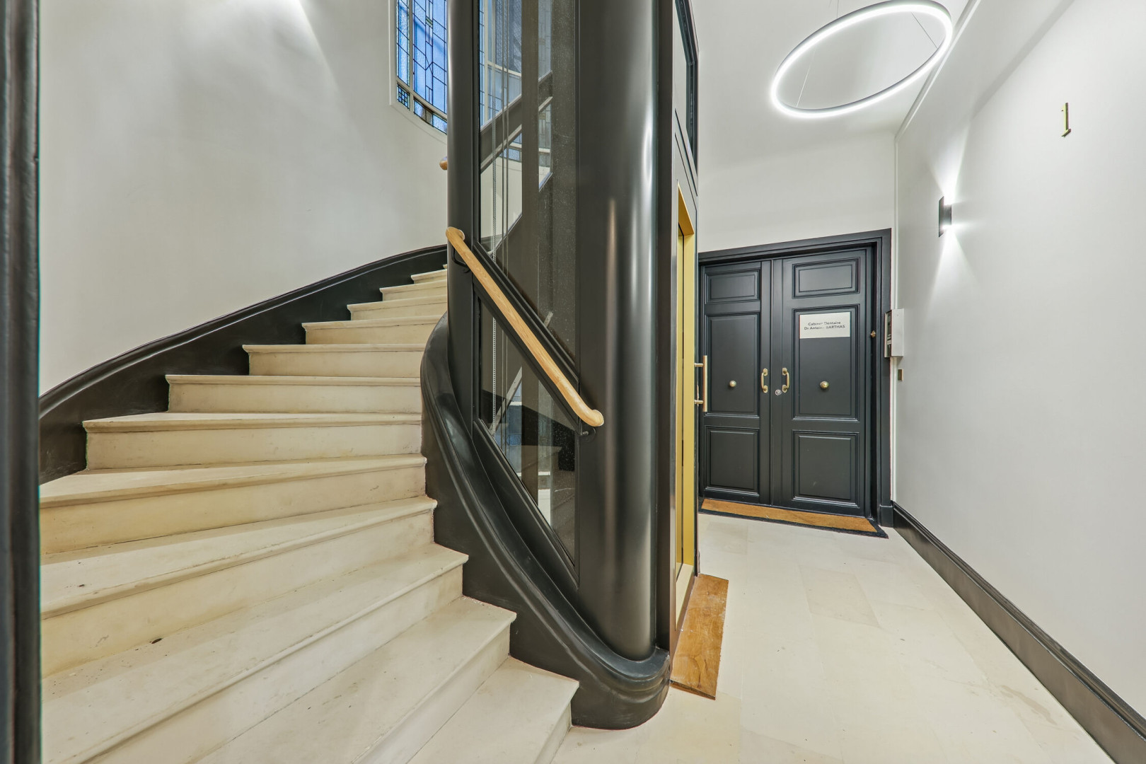 
                                                Vente
                                                 Vente Bureaux Paris 75007