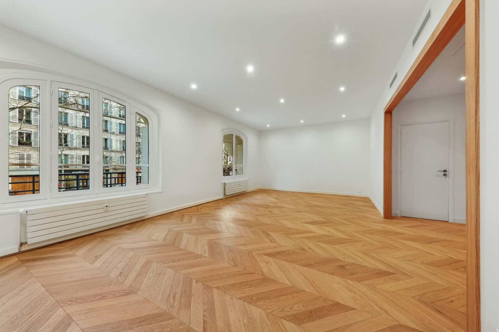 
                                                Vente
                                                 Vente Bureaux Paris 75007