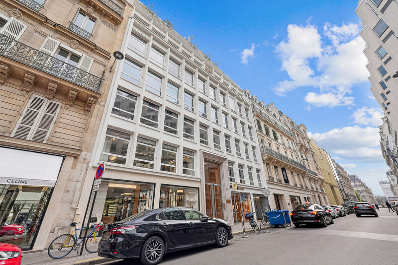 
                                                Vente
                                                 Vente Bureaux Paris 75008