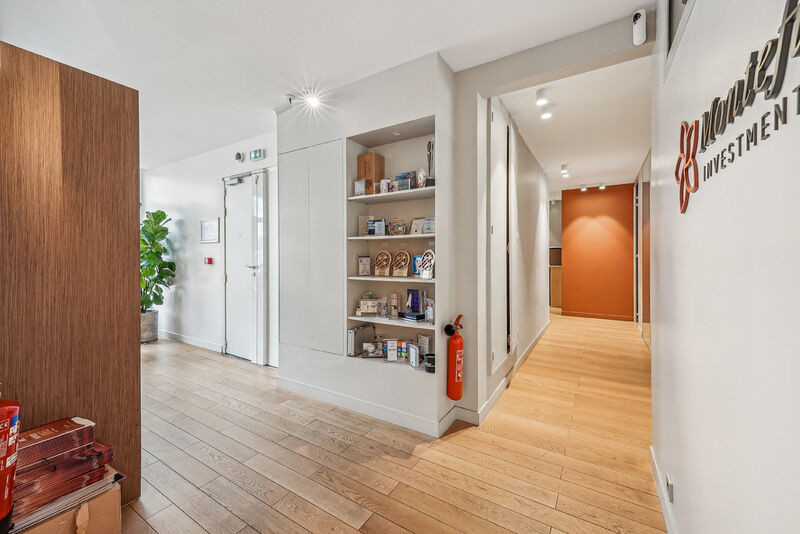 
                                                Vente
                                                 Vente Bureaux Paris 75008