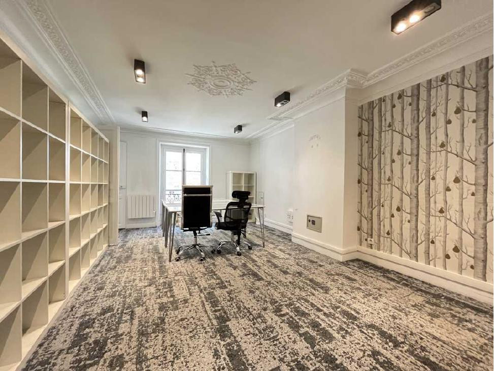 
                                                Vente
                                                 Vente Bureaux Paris 75008