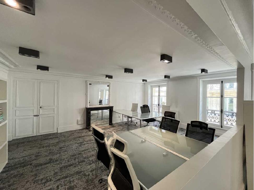 
                                                Vente
                                                 Vente Bureaux Paris 75008