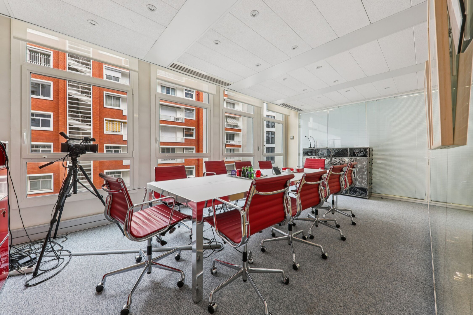 
                                                Vente
                                                 Vente Bureaux Paris 75008