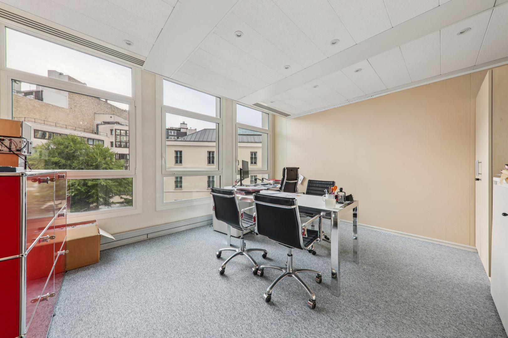 
                                                Vente
                                                 Vente Bureaux Paris 75008