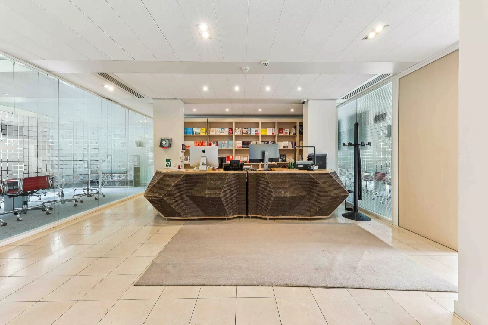 
                                                Vente
                                                 Vente Bureaux Paris 75008