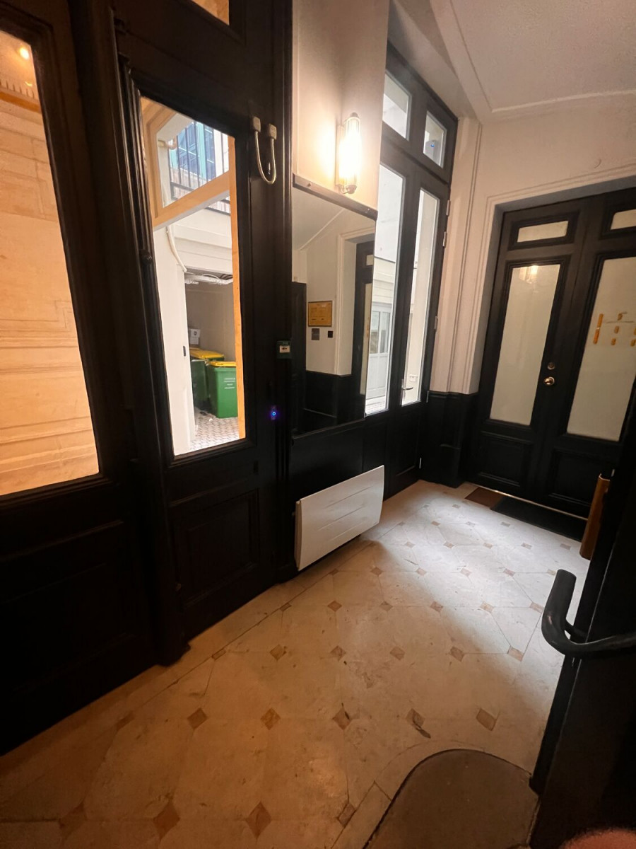 
                                                Vente
                                                 Vente Bureaux Paris 75009