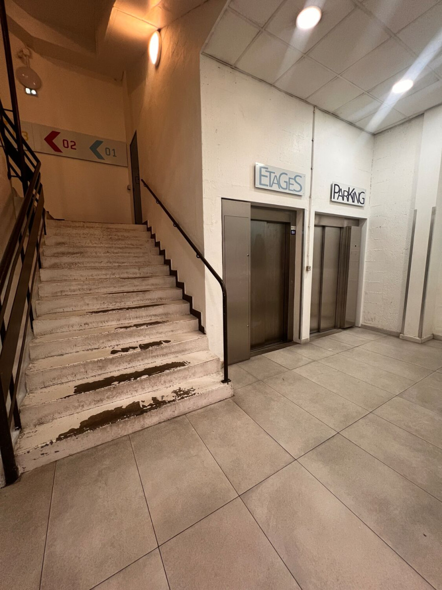 
                                                Vente
                                                 Vente Bureaux Paris 75010