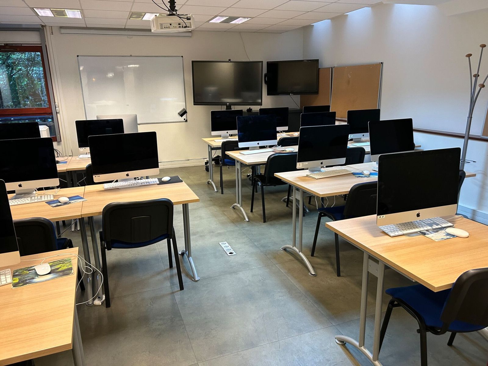 
                                                Vente
                                                 Vente Bureaux Paris 75020