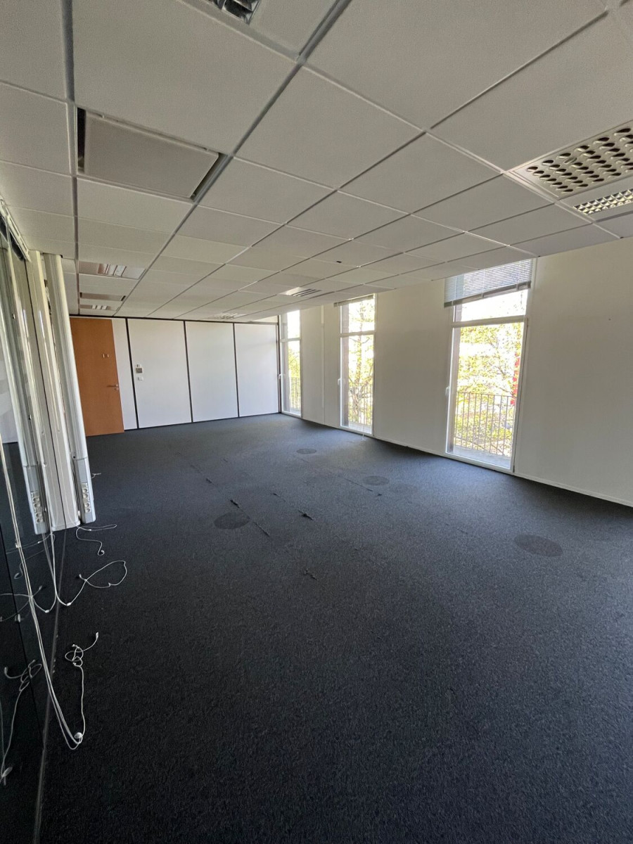
                                                Vente
                                                 Vente Bureaux Saint-Herblain 44800
