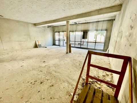 
                                                Vente
                                                 Vente Bureaux Toulon 83200