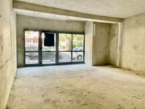 
                                                Vente
                                                 Vente Bureaux Toulon 83200