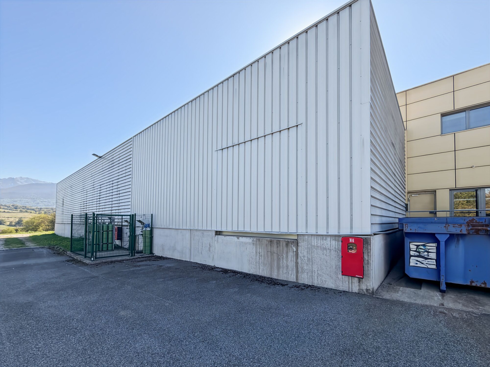 
                                                Vente
                                                 Vente Entrepôts / Locaux d’activités Grenoble 38000