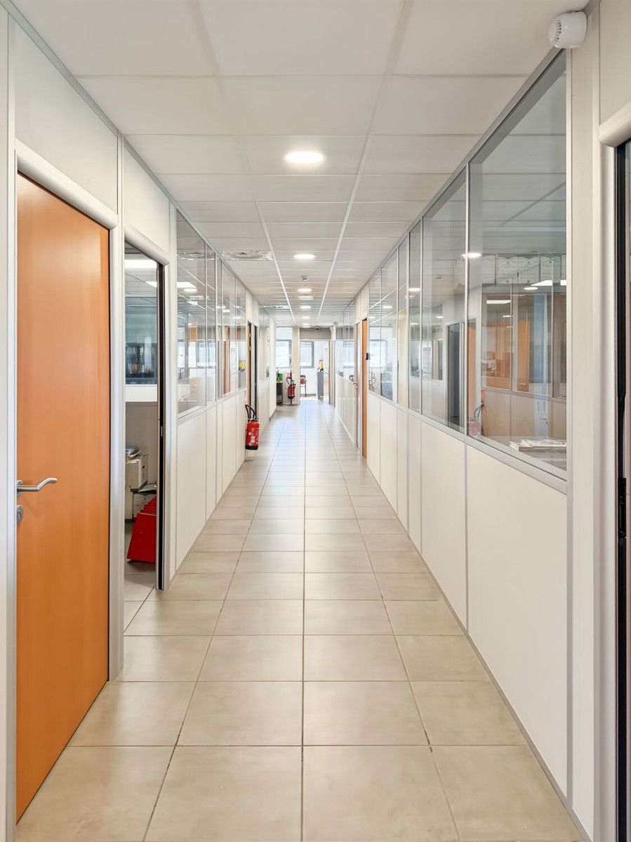 
                                                Vente
                                                 Vente Entrepôts / Locaux d’activités Grenoble 38000