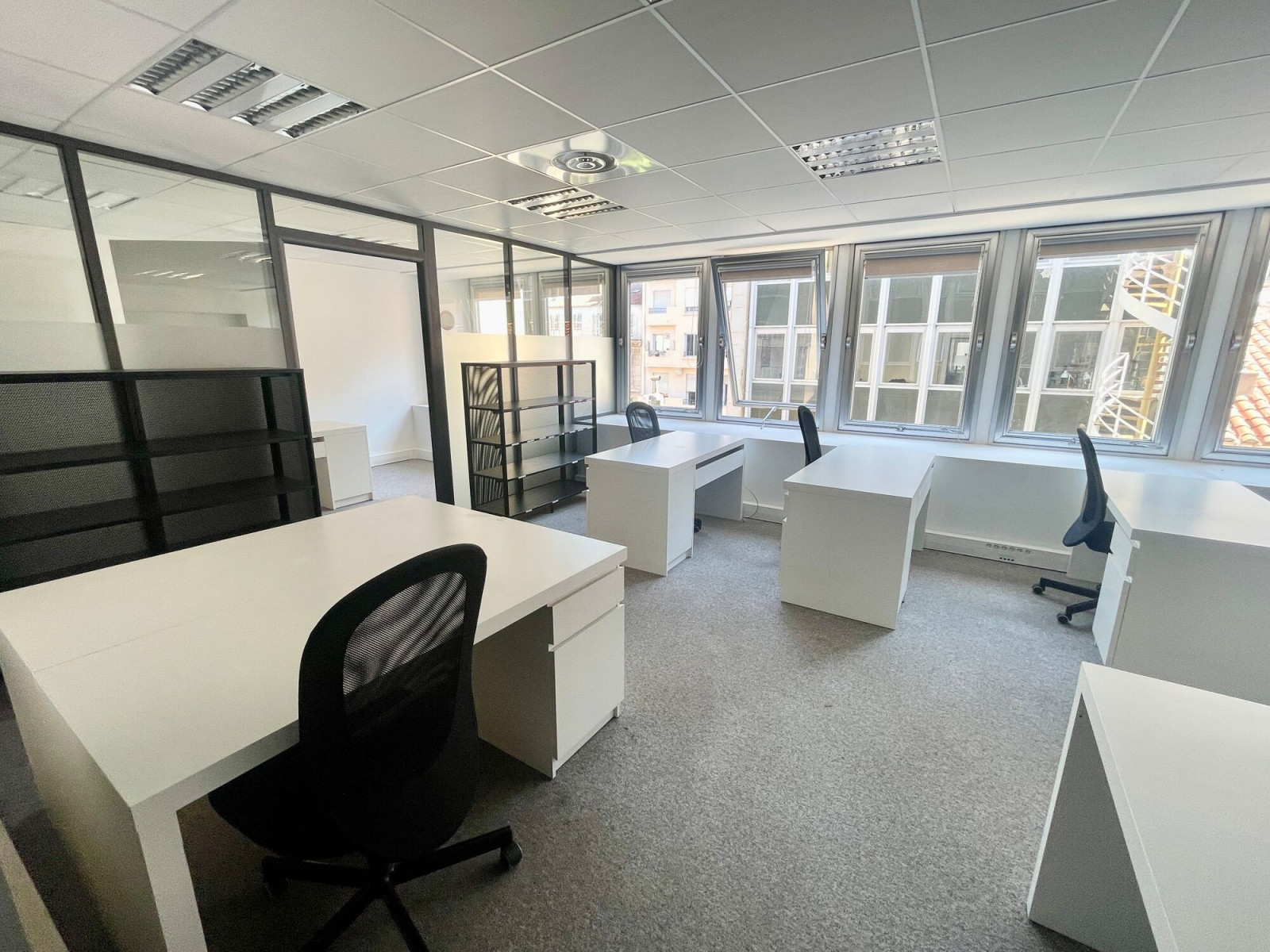 
                                                Vente
                                                 Vente et location Bureaux Marseille 13006